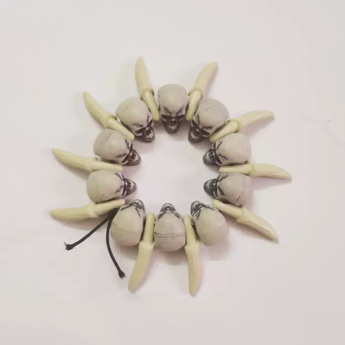 New retro skull bracelet for Halloween